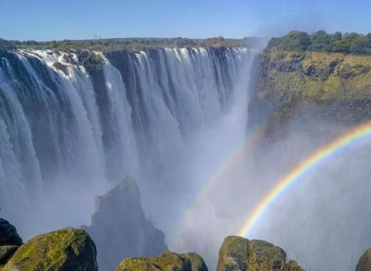 Chitova'S Guesthouse Victoria Falls Exterior foto